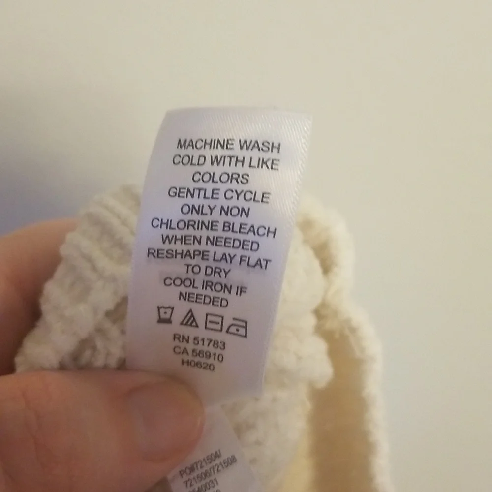 Maurice's ivory/white pullover knitted sweater size Large. - Picture 7 of 7